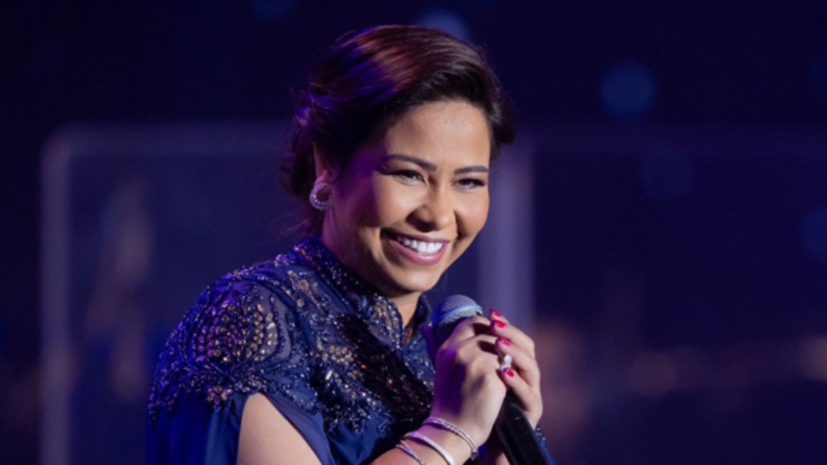 أشقر وعيناه خضراوتان.. الظهور الأول لحبيب شيرين عبد الوهاب الجديد