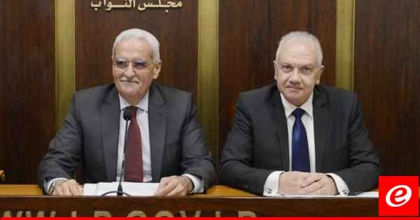 يزبك وكرم ناشدا حمية التحرك فورًا لمعالجة الحفر على طريق كفرحزير- شكا