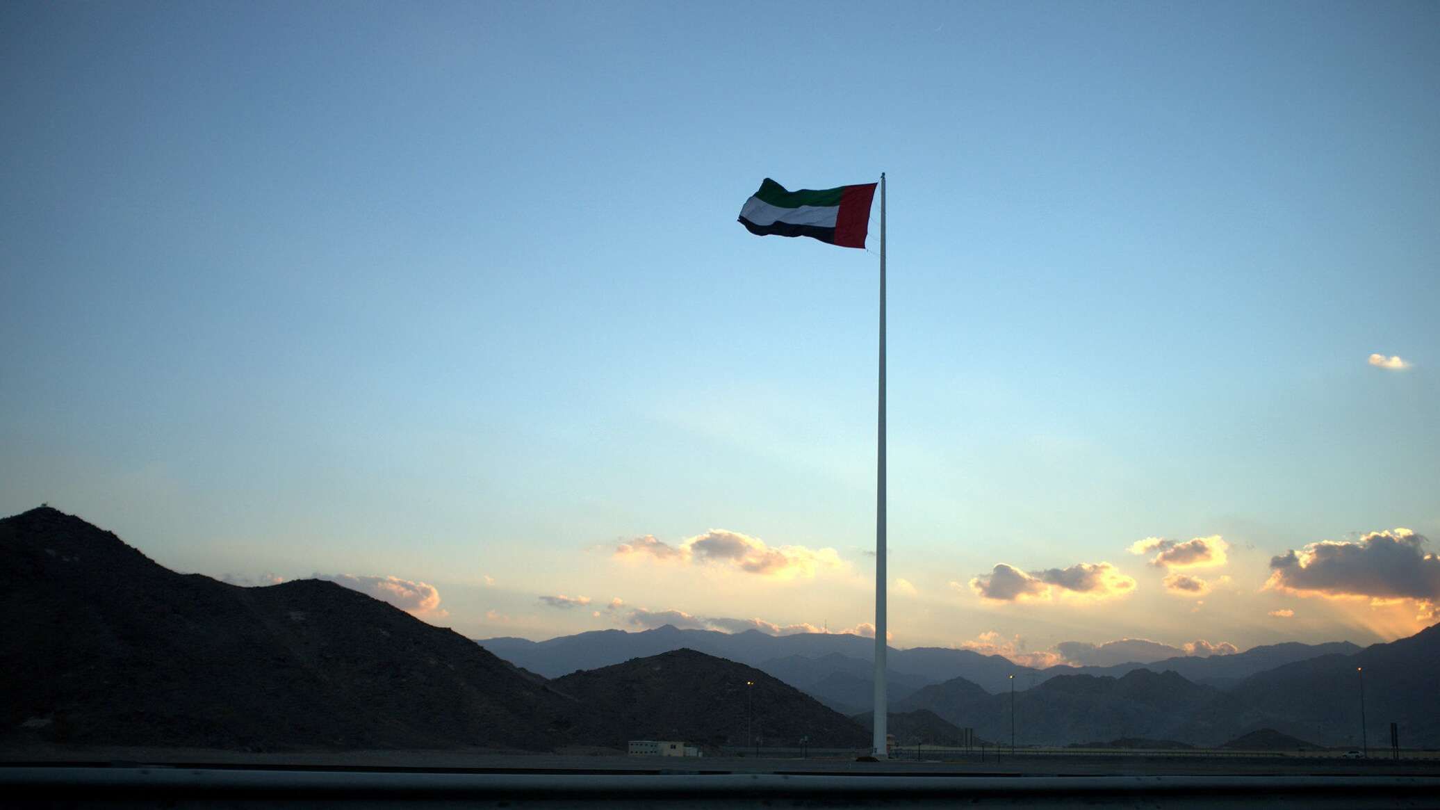 تعديلات وزارية في الإمارات وتعيين رائد الفضاء سلطان النيادي وزيرا للشباب