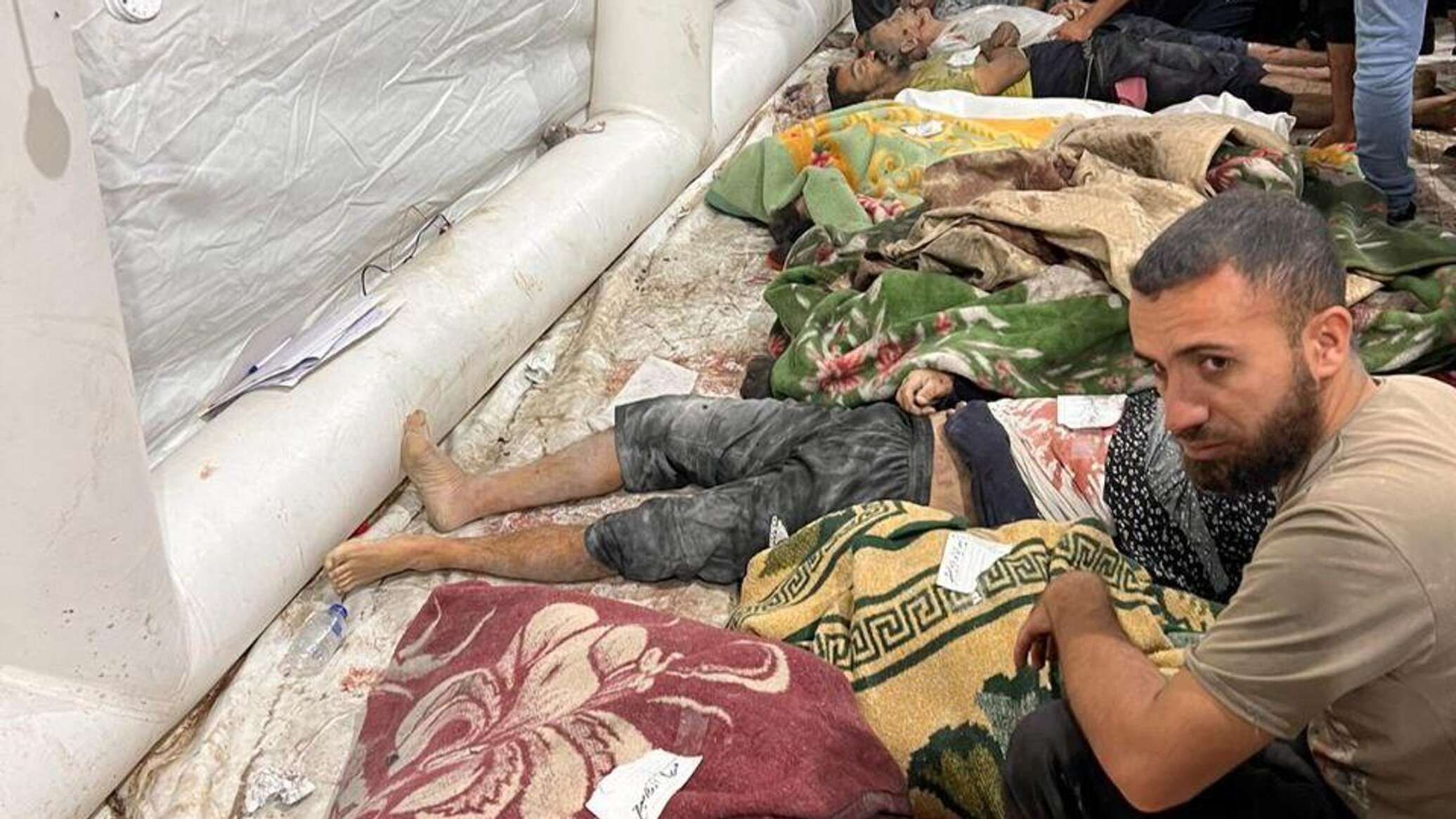 المكتب الإعلامي الحكومي في غزة: الجيش الإسرائيلي نبش 1100 قبر في غزة وسرق 150 جثمانا