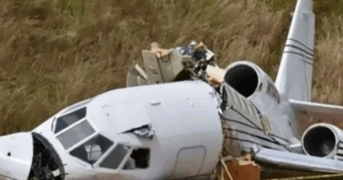 مقتل ممثل عالمي وابنتيه إثر حادث تحطم طائرة