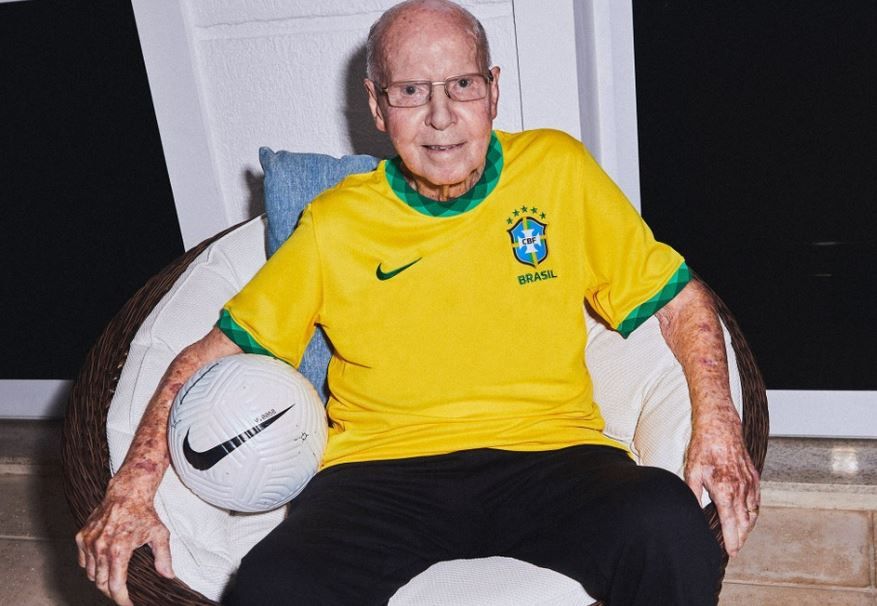 الامارات | وفاة البرازيلي زاغالو أوّل بطل للعالم كلاعب ومدرب