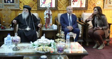 وزير التموين يهنئ الأنبا باخوميوس مطران البحيرة بعيد الميلاد المجيد