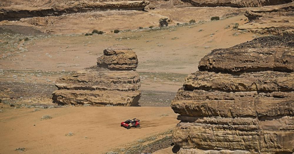 وزير الرياضة يُرحِّب بالمشاركين في النسخة الخامسة من رالي داكار