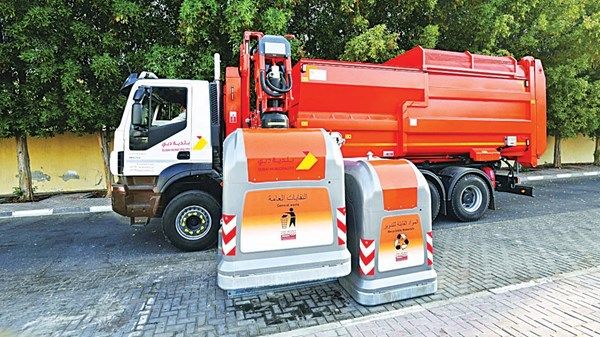 بلدية دبي تخصص ناقلات ذكية لأتمتة نقل النفايات