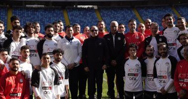 الرئيس السيسى يطمئن على المنتخب ويطالبه ببذل أقصى الجهد لإسعاد الجماهير