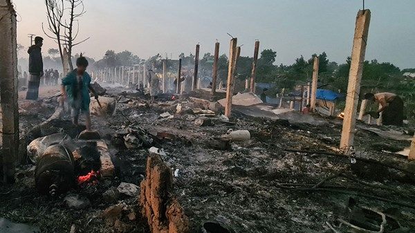 بنجلاديش.. آلاف المشردين بحريق في مخيم للاجئي الروهينجا