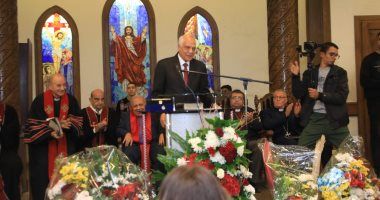 محافظ الجيزة يزور مقر الكنيسة الإنجيلية بالجيزة للتهنئة بعيد الميلاد المجيد