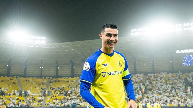 7 أضعاف رينج روفر.. سعر ساعة نجم النصر السعودي رونالدو الجديدة يثير الجدل (شاهد)