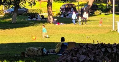 حدائق الرى بالقناطر تستقبل الزائرين فى عطلة عيد الميلاد.. صور