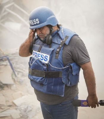 كندة علوش تعزي المراسل الصحفي وائل دحدوح في إستشهاد إبنه