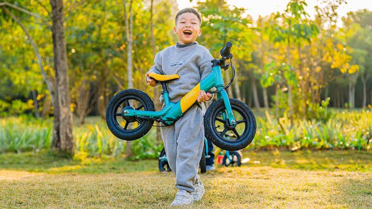تكنولوجيا: دراجة Fiido Kidz تصل لأول مرة كأول دراجة كهربائية في العالم مزودة بأدوات تحكم أبوية