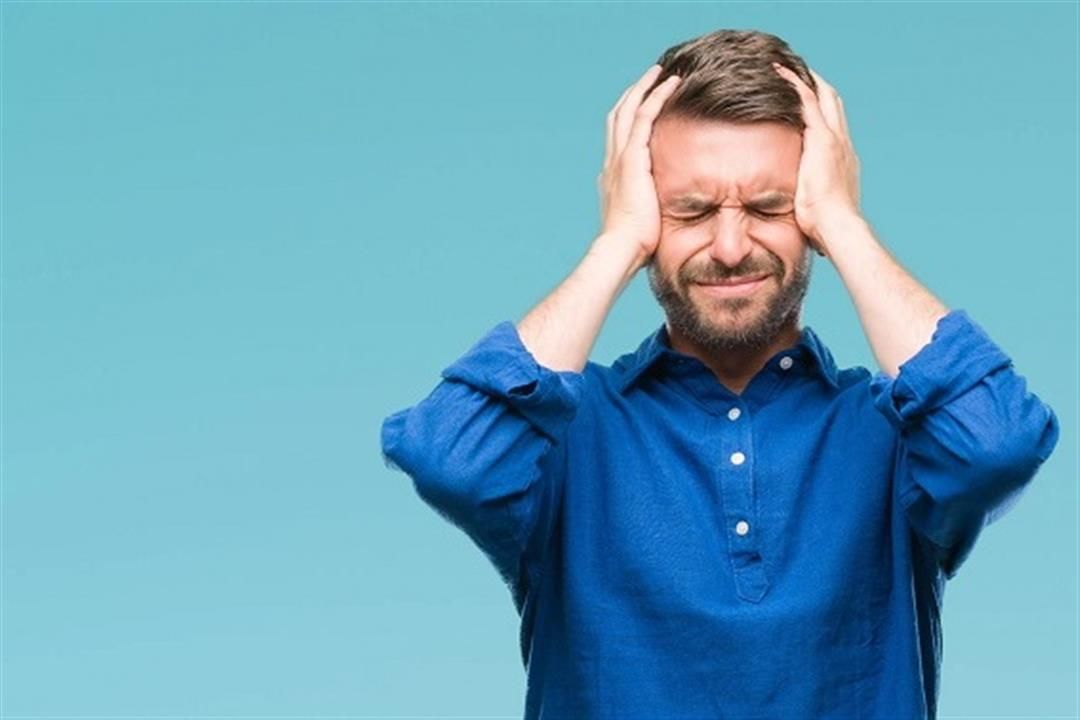 دراسة: الصداع النصفي يزيد خطر حوادث المرور لكبار السن