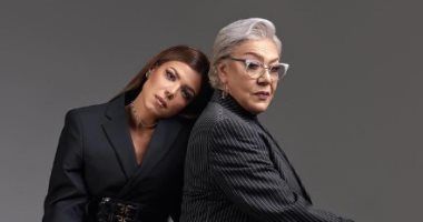 ناهد السباعى تطالب جمهورها بالدعاء لوالدتها الراحلة.. فيديو وصور