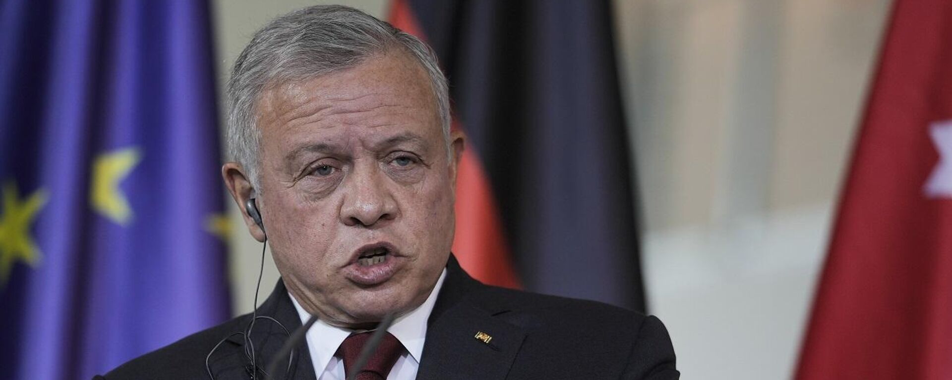 الملك الأردني يطالب بلينكن بالضغط على إسرائيل لوقف الحرب في غزة