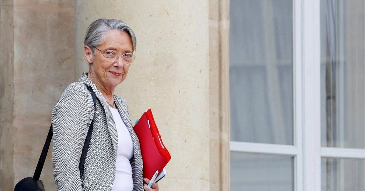 رئيسة الوزراء الفرنسية تستقيل من منصبها