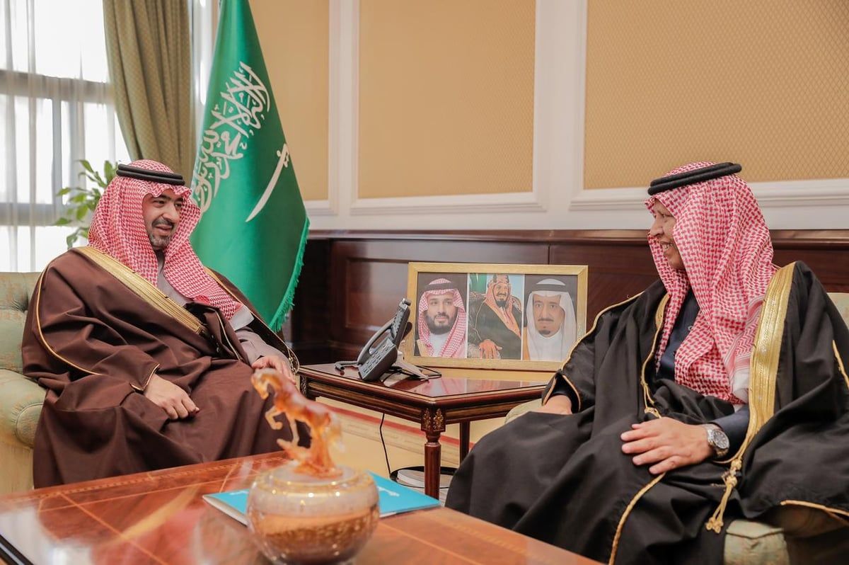 نائب أمير تبوك يطلع على مشروعات النقل بالمنطقة