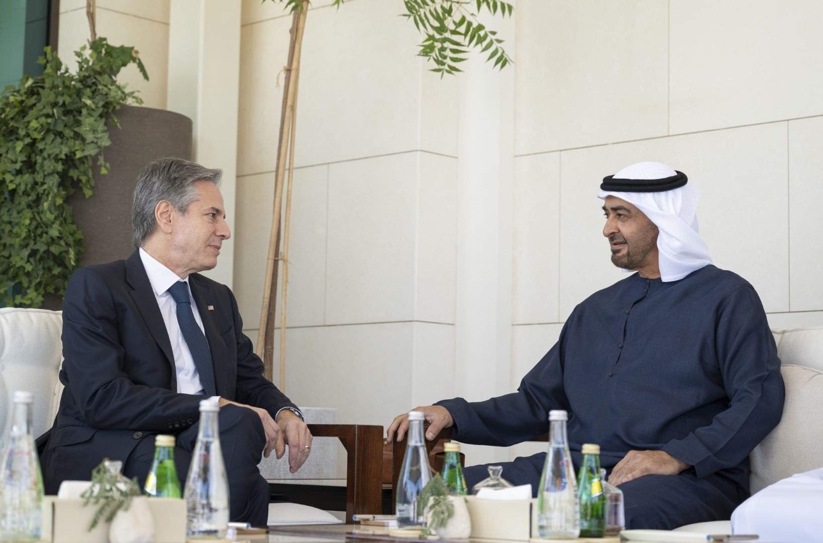 الامارات | رئيس الدولة ووزير الخارجية الأميركي يبحثان علاقات البلدين والتطورات في المنطقة