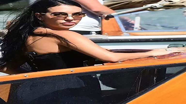 جورجينا تغازل رونالدو بتناول غزل البنات بطريقة غريبة.. بتضحكه «فيديو»