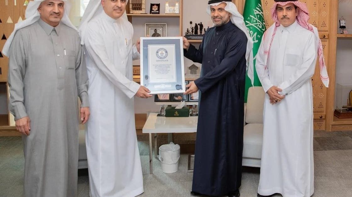 الخليج اليوم .. وزير الصحة السعودي فهد الجلاجل يستلم جائزة غينيس لأكبر تجمع لتوعية مرضى السكري