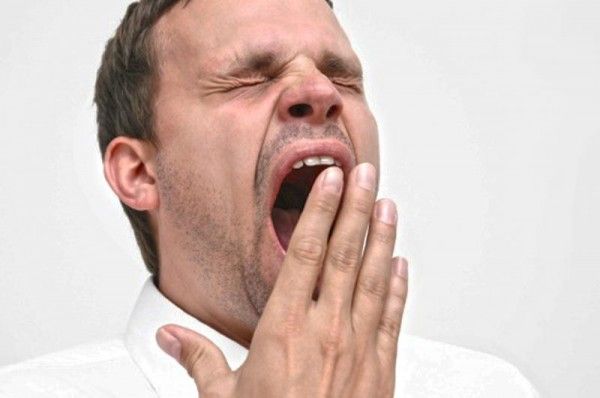 معجزة حيرت العلماء.. لماذا نتثاءب؟ ولمذا حثنا الرسول على وضع اليد على الفم عند التثاؤب؟