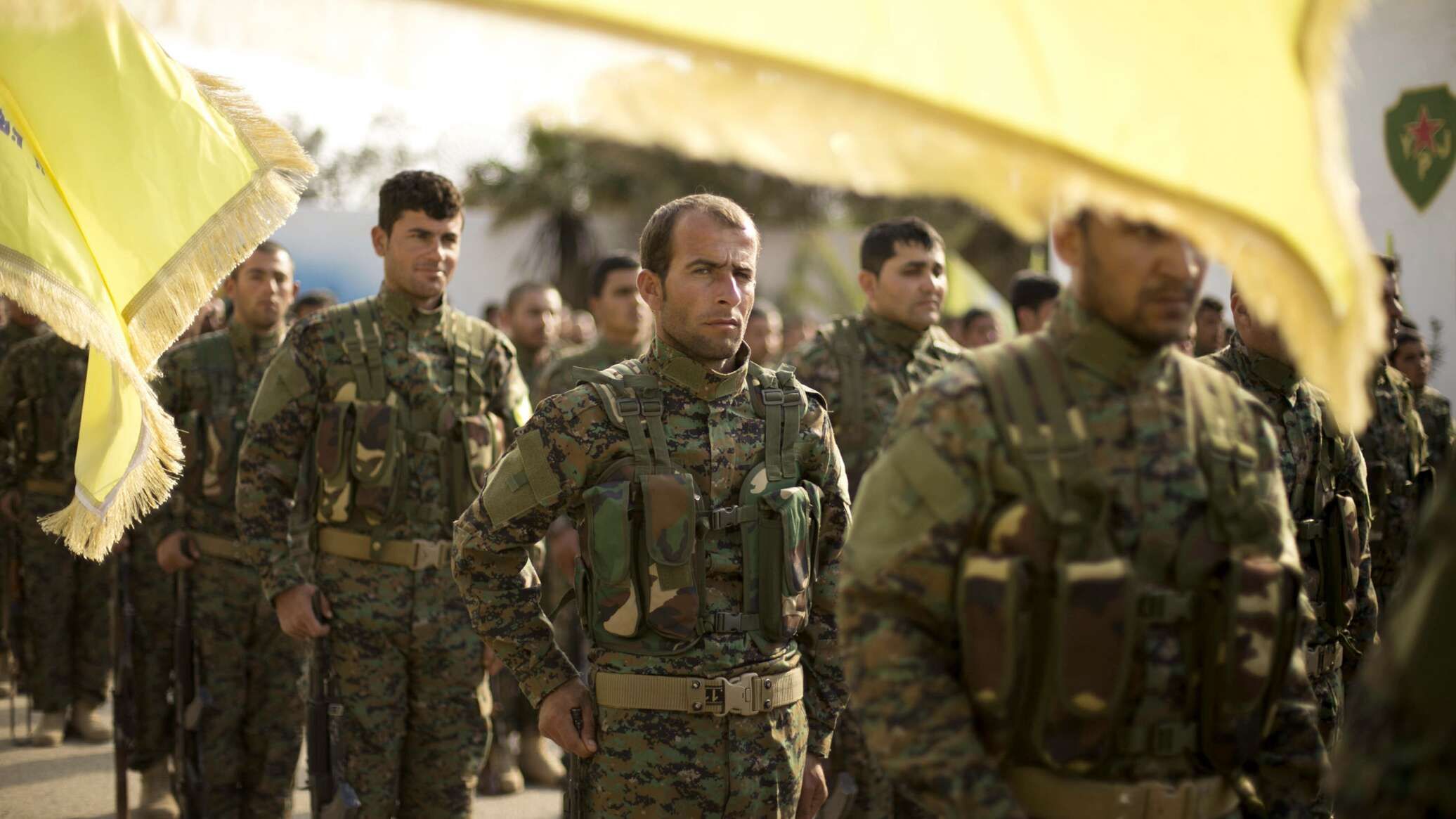 مراسل "الخليج 365": مقتل 3 مسلحين موالين للجيش الأمريكي بانفجار استهدف سيارتهم شرقي سوريا