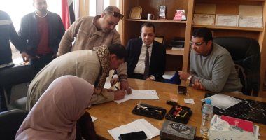 وزارة العمل: تسوية ودية تعيد مستحقات 16 عامل بشركة في سوهاج