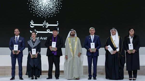 محمد بن راشد يكرّم نوابغ العرب