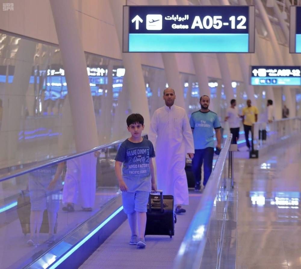 مطارات القابضة تطلق خدمة "مسافر بلا حقيبة"