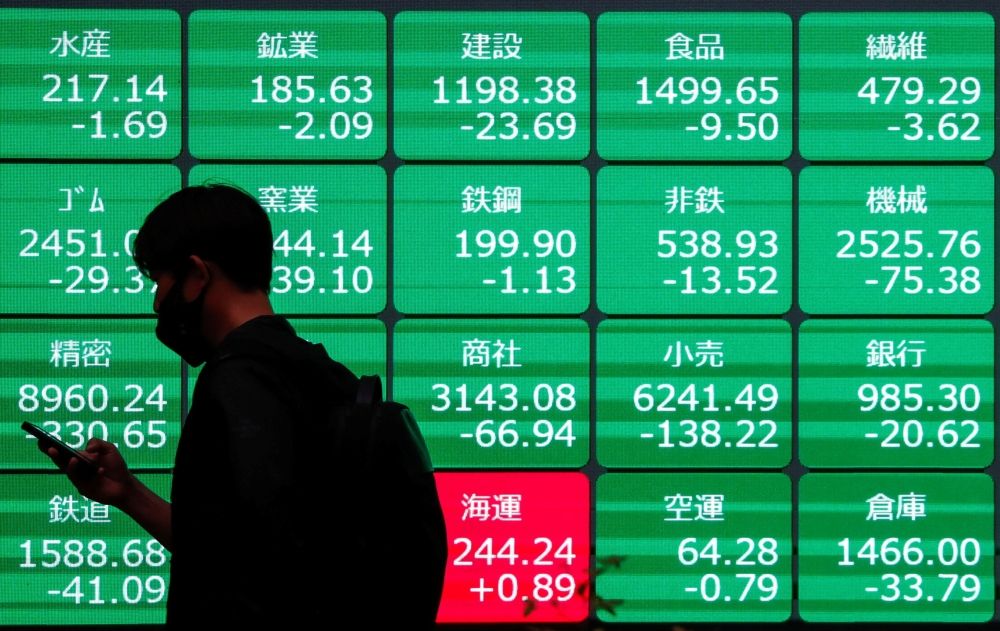 ارتفاع الأسهم اليابانية لأعلى مستوياتها منذ 34 عاما