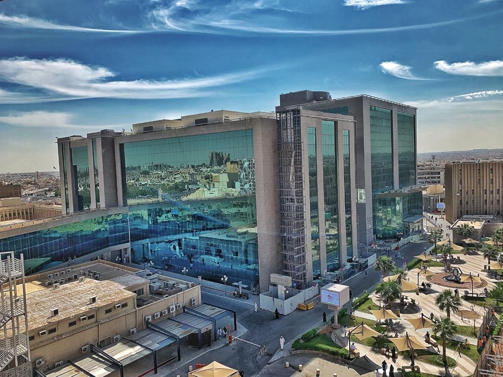 "سعود الطبية" تسجل أكثر من 400 ألف موعد بعياداتها في 2023م