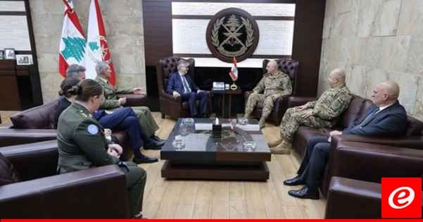 قائد الجيش بحث مع لاكروا ولاثارو في التطورات عند الحدود الجنوبية