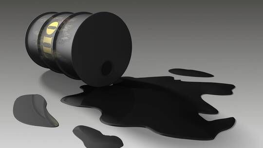 الخليج اليوم .. انخفاض أسعار النفط في ظل مخاوف اقتصادية بعد خطوة سعودية