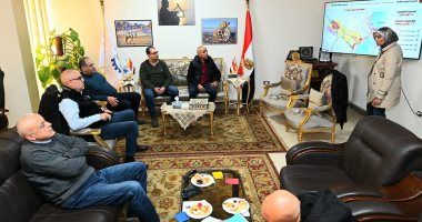 وزير الإسكان يعقد اجتماعا بمقر جهاز مدينة السويس الجديدة لمتابعة سير العمل