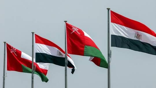الخليج اليوم .. مصر تجلي عمانيين كانوا محاصرين في غزة