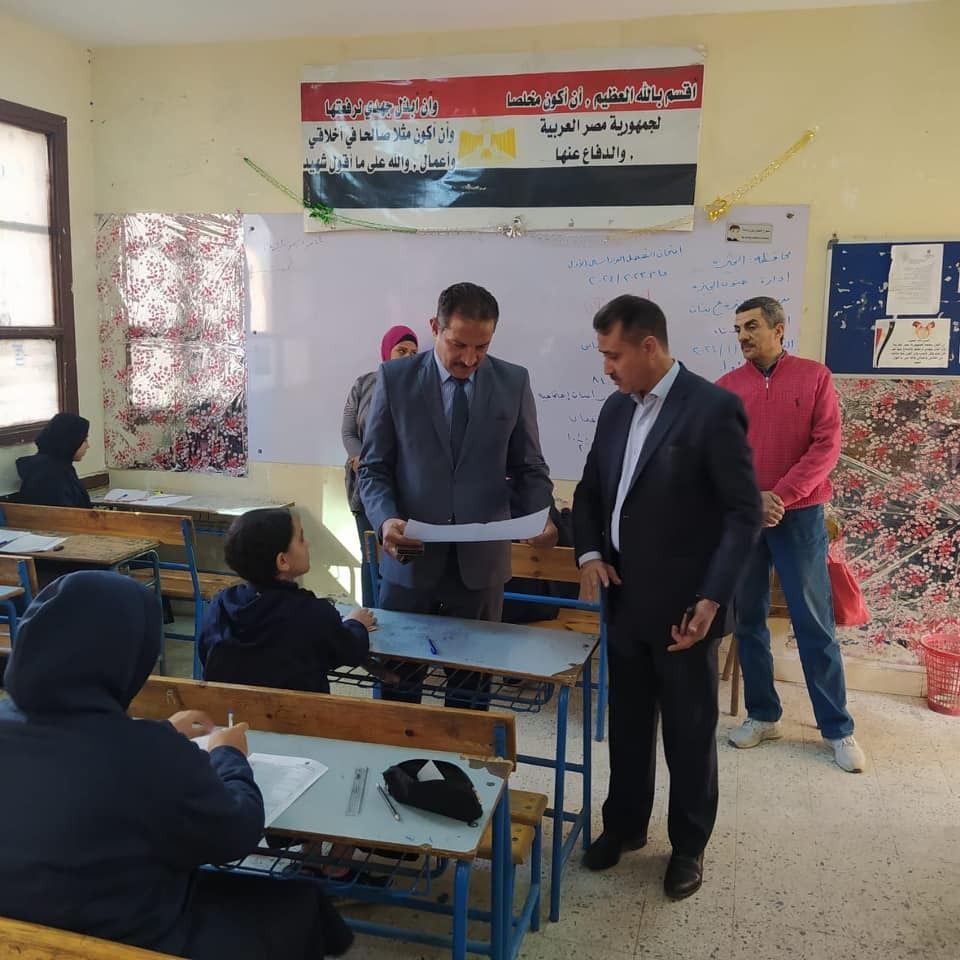 مدير تعليم الجيزة يتفقد لجان "جنوب" و"العمرانية" بأول يوم لامتحانات النقل