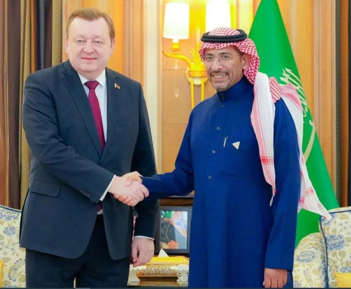 الخريف يناقش مع وزراء «تعدين» الفرص الواعدة بالمملكة