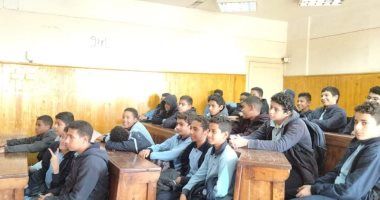 وزارة العمل: ندوات توعية فى 200 مدرسة وجامعة خلال ديسمبر الماضى