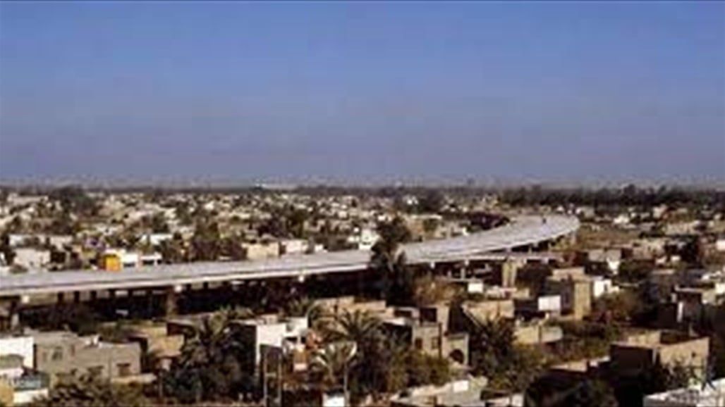 حي القادسية .. جسر ينتهك خصوصية المواطنين ويمر فوق منازلهم