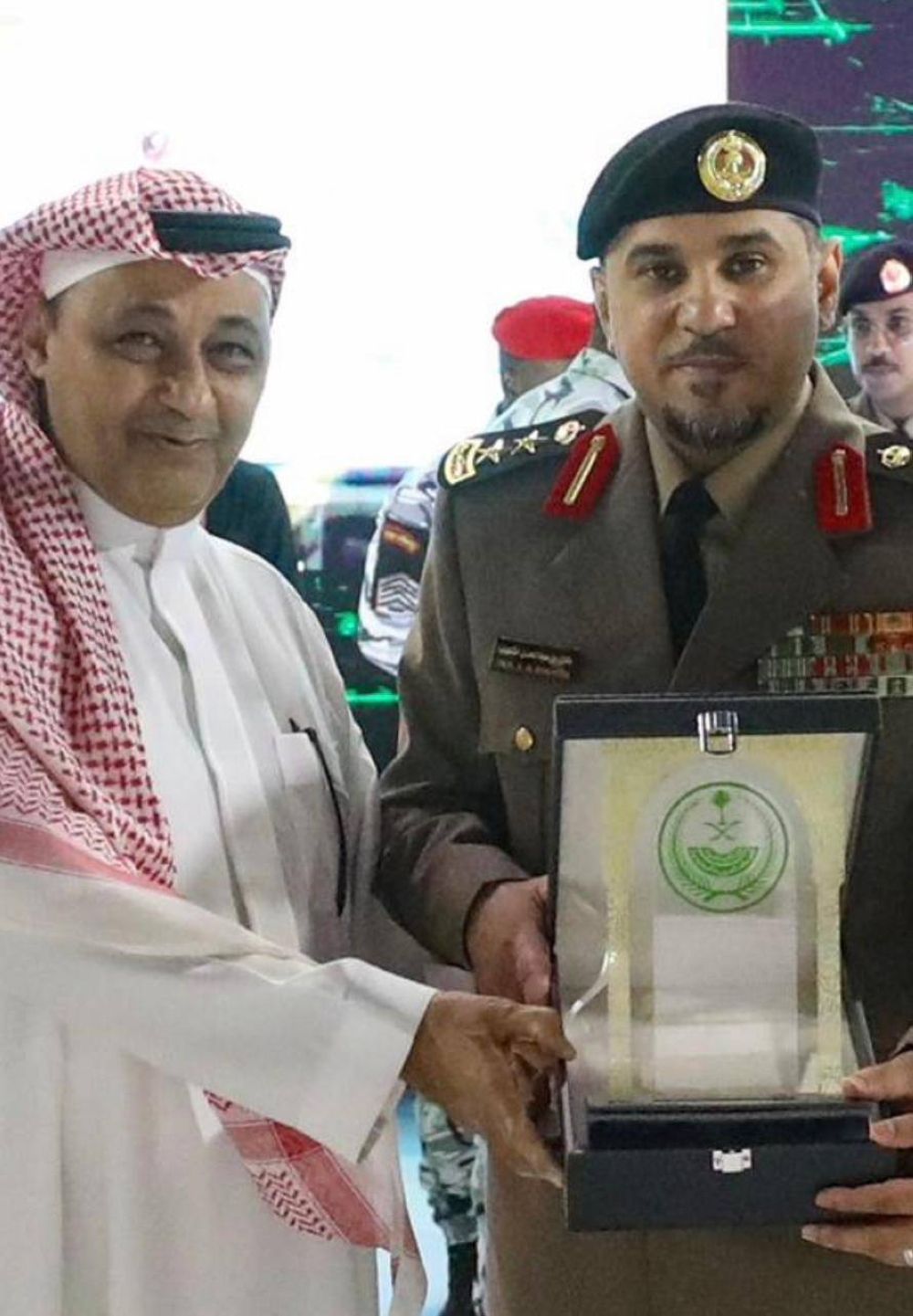 صحفيو مكة يقفون على مبادرات الداخلية