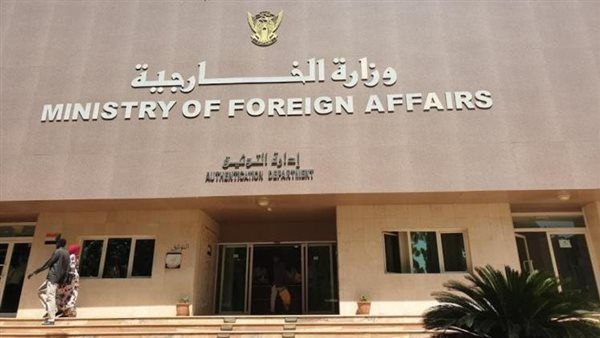 الخارجية السودانية تندد بقيام قوات الدعم المتمردة بحرق مصرف الساحل والصحراء بالخرطوم