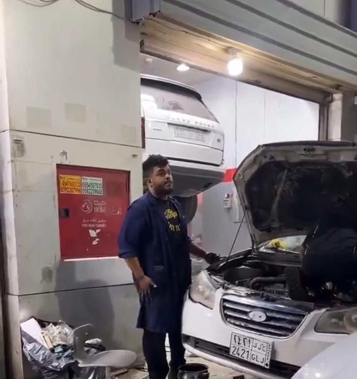 ميكانيكي يوجه نصيحة لملاك السيارات لتجنب الوقوع في غش بعض الميكانيكيين .. فيديو