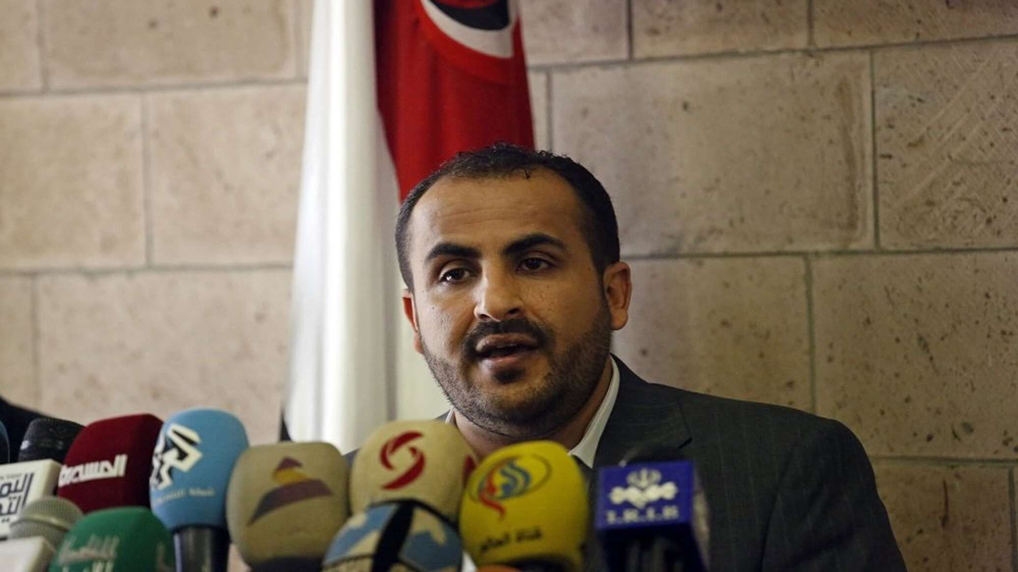 "أنصار الله": الملاحة في البحر الأحمر آمنة والأمريكيون يضللون العالم