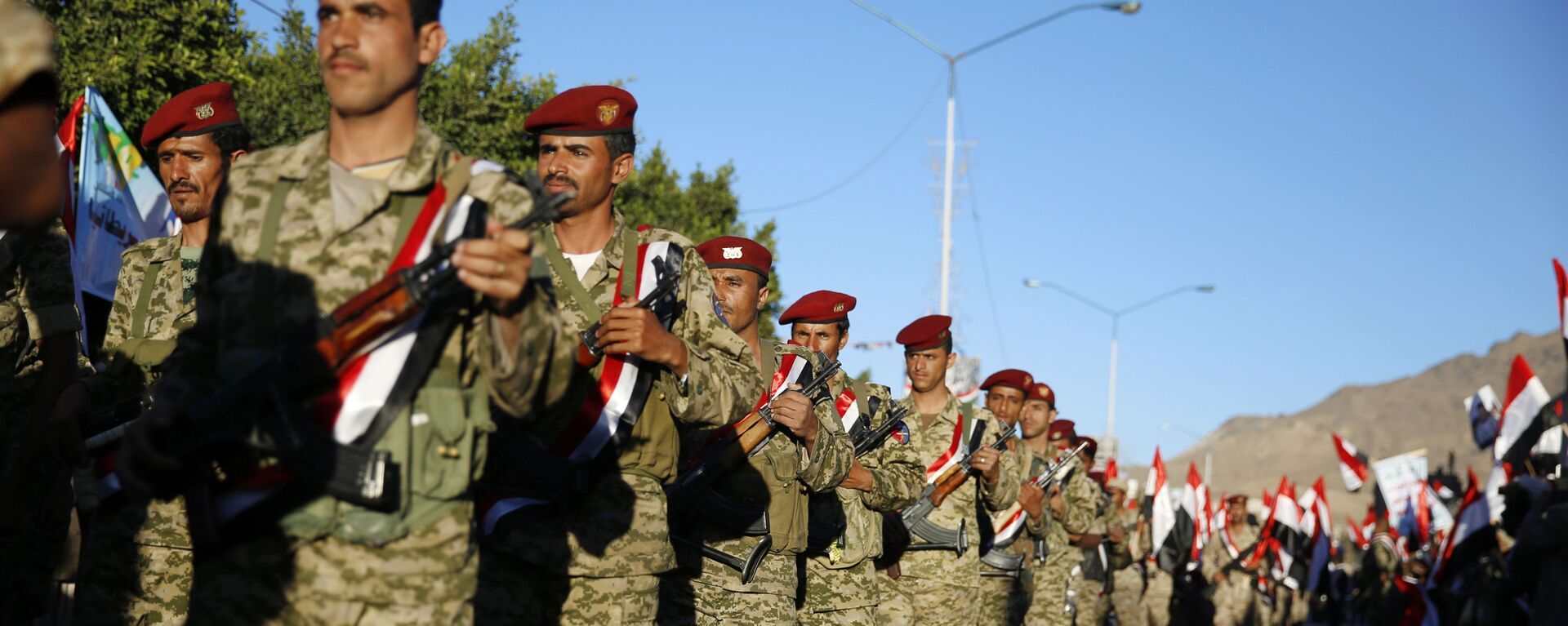 "أنصار الله" تعلن استهداف سفينة أمريكية بعدد كبير من الصواريخ البالستية والبحرية والطائرات المسيرة