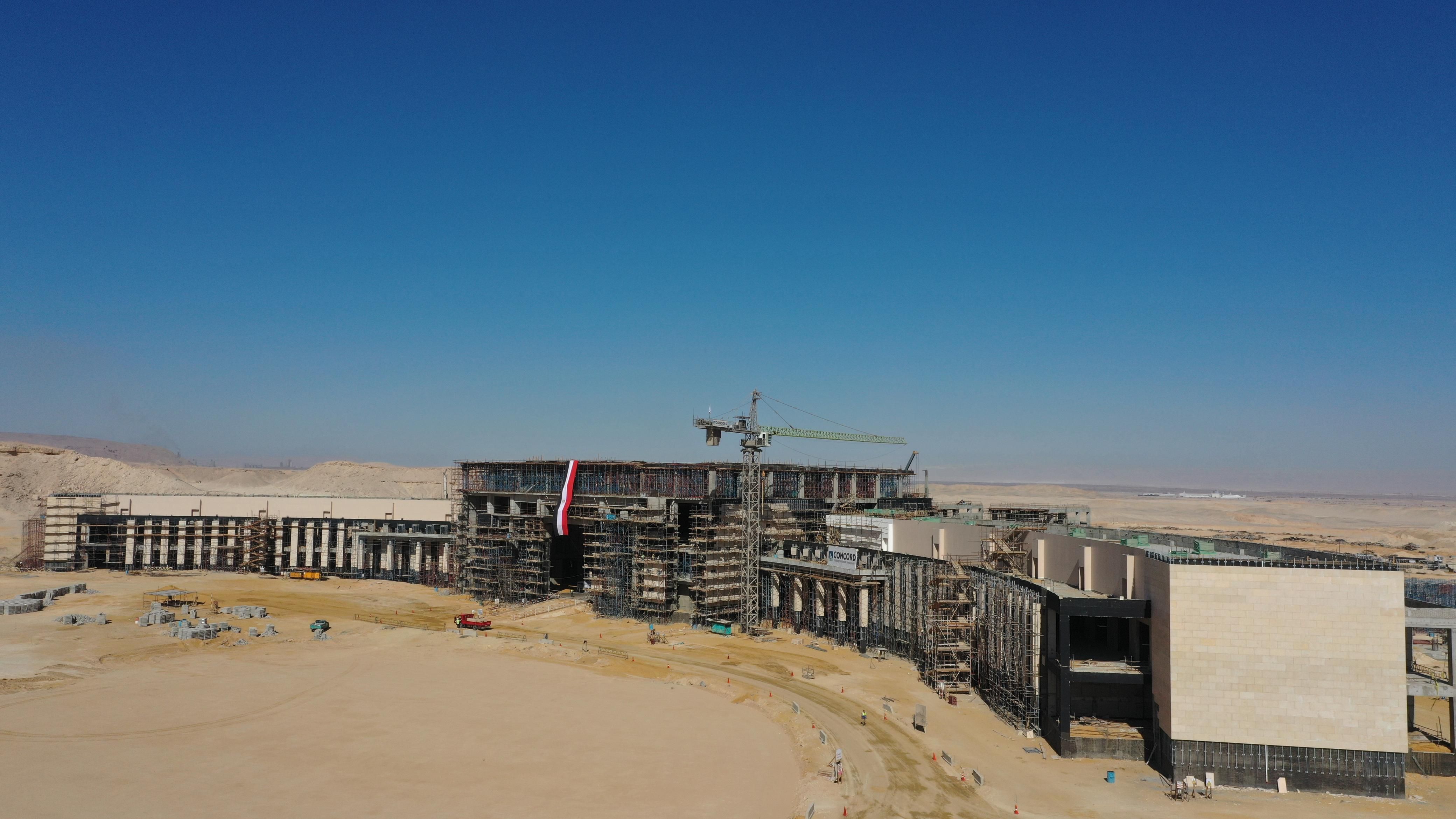 شاهد نسب تنفيذ محطة "السخنة" بالخط الأول للقطار السريع