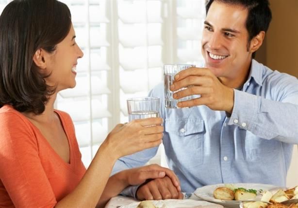 لن تصدق ما سيحدث للكوليسترول والسكر عند تناول 6 أكواب يوميا من الماء