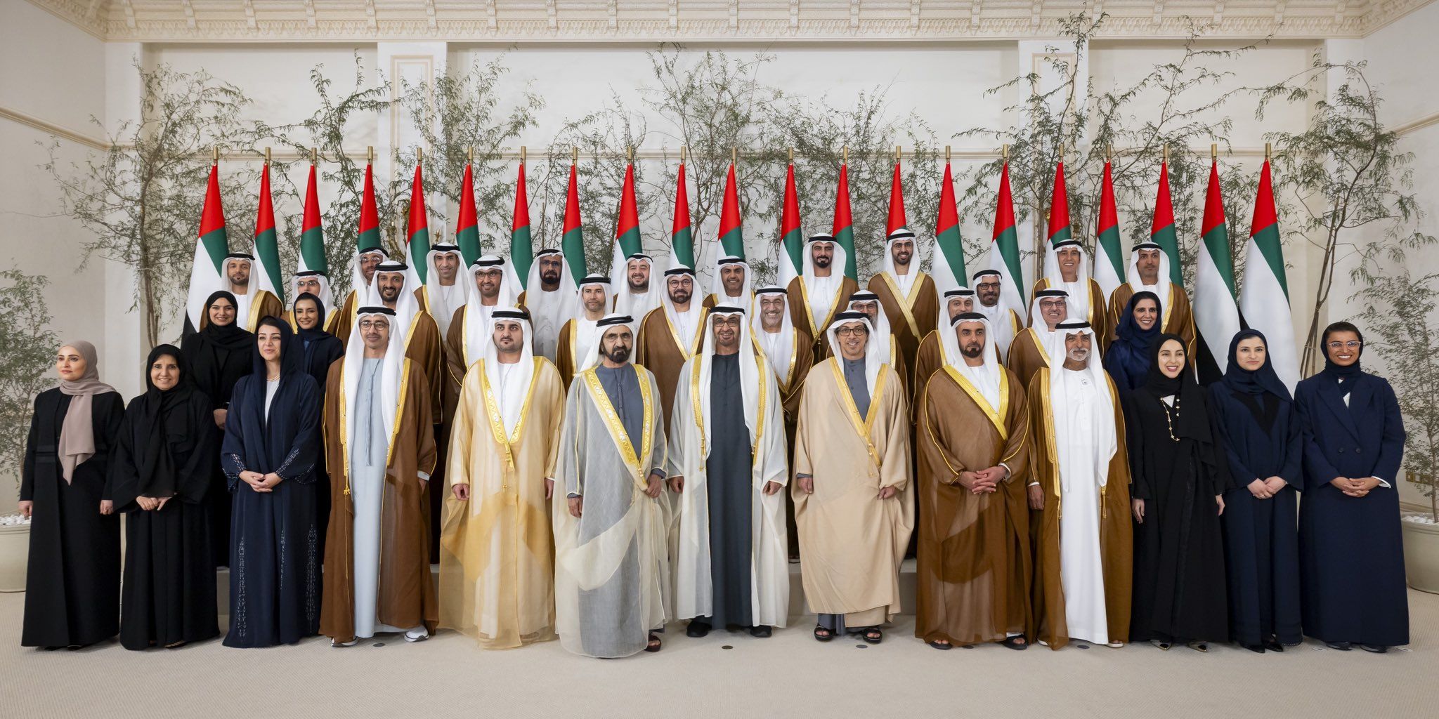 الامارات | محمد بن زايد ومحمد بن راشد يشهدان أداء القسم للوزراء الجدد في الحكومة الاتحادية