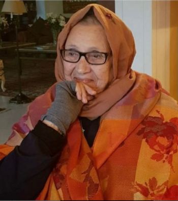 لطيفة التونسية تعلن موعد عزاء والدتها الراحلة في مصر