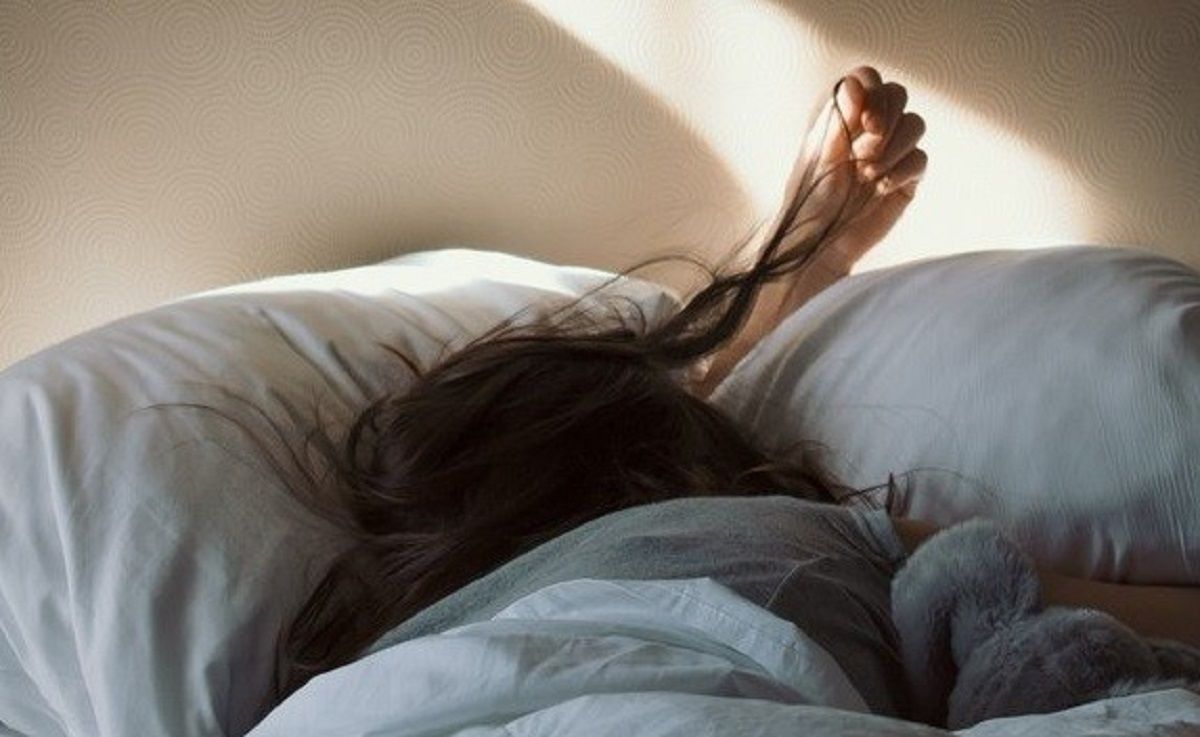 سعودي قرر أن يضع كاميرات سرية في غرفة نوم زوجته .. فكانت الصدمة التي جعلته ينهار فوراً