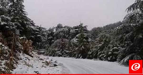 ثلوج على جبال الشوف والامطار تحولت الى سيول ادّت لانهيارات ترابية